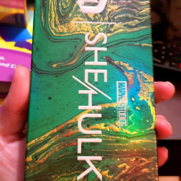 Urban Decay X MARVEL STUDIOS' SHE-HULK EYESHADOW PALETTE NIB NEW IN BOX - Picture 1 of 12
